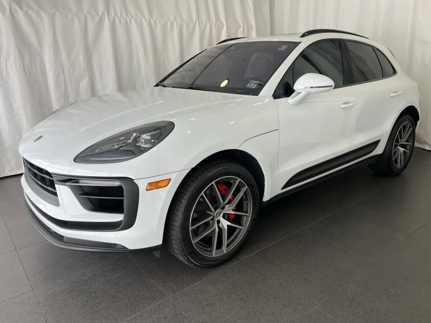 2022 Porsche Macan S photo 1