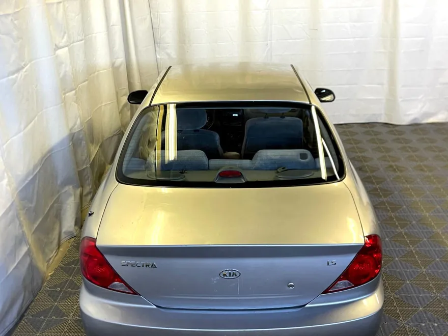 2004 Kia Spectra Base photo 7