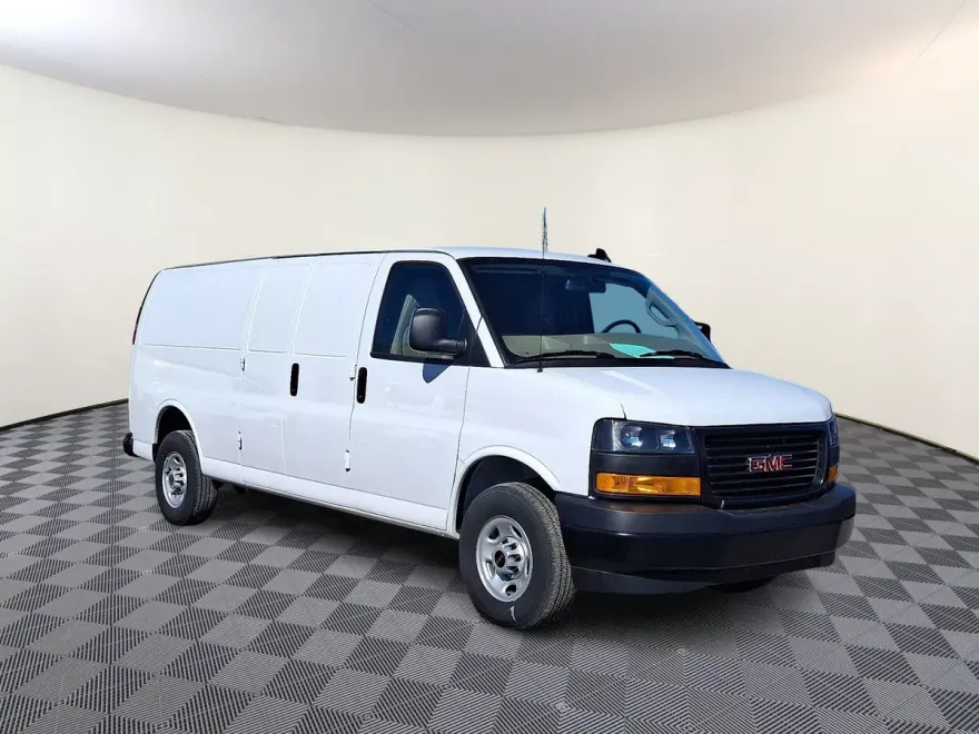 2024 Gmc Savana Cargo 2500 photo 1
