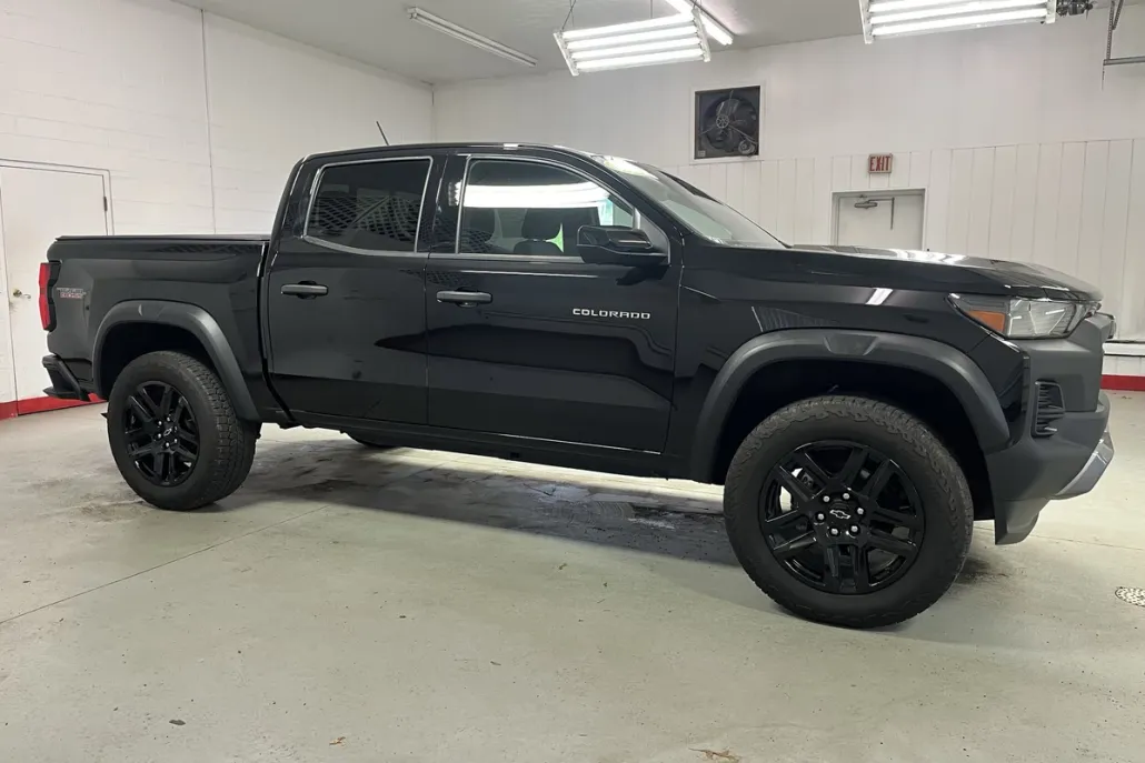 2024 Chevrolet Colorado Trail Boss photo 1