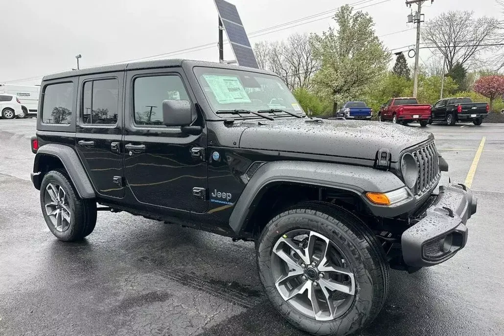2025 Jeep Wrangler Sport S 4xe photo 1
