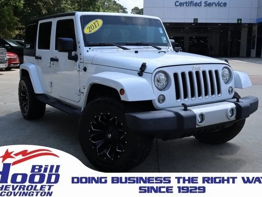 2017 Jeep Wrangler Unlimited Sahara photo 1