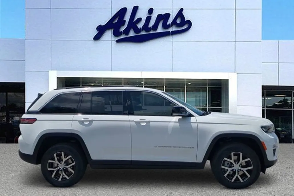 2025 Jeep Grand Cherokee Limited photo 1