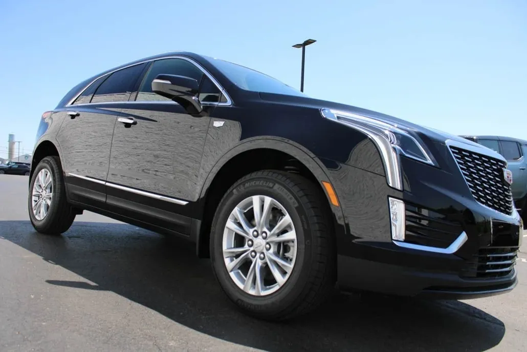 2025 Cadillac XT5 Luxury photo 1