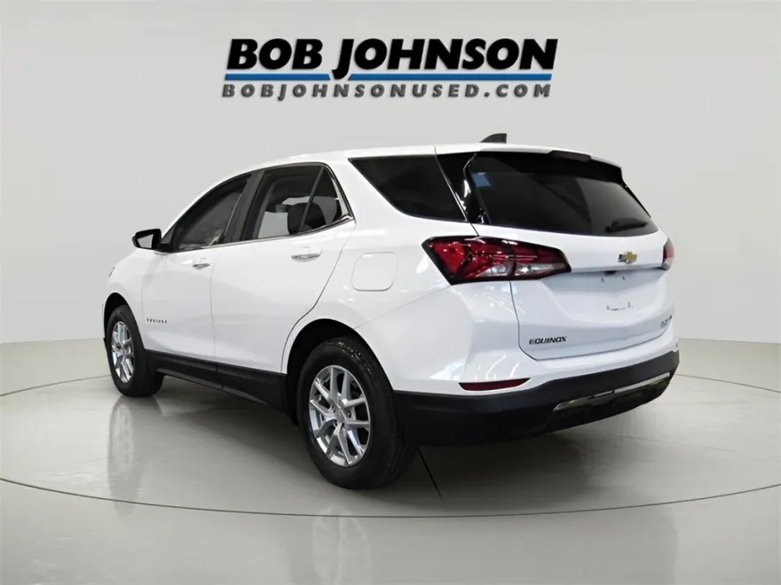 2022 Chevrolet Equinox LT photo 1