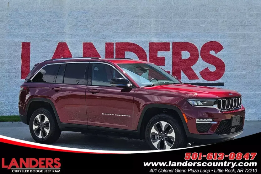 2023 Jeep Cherokee 4xe photo 1