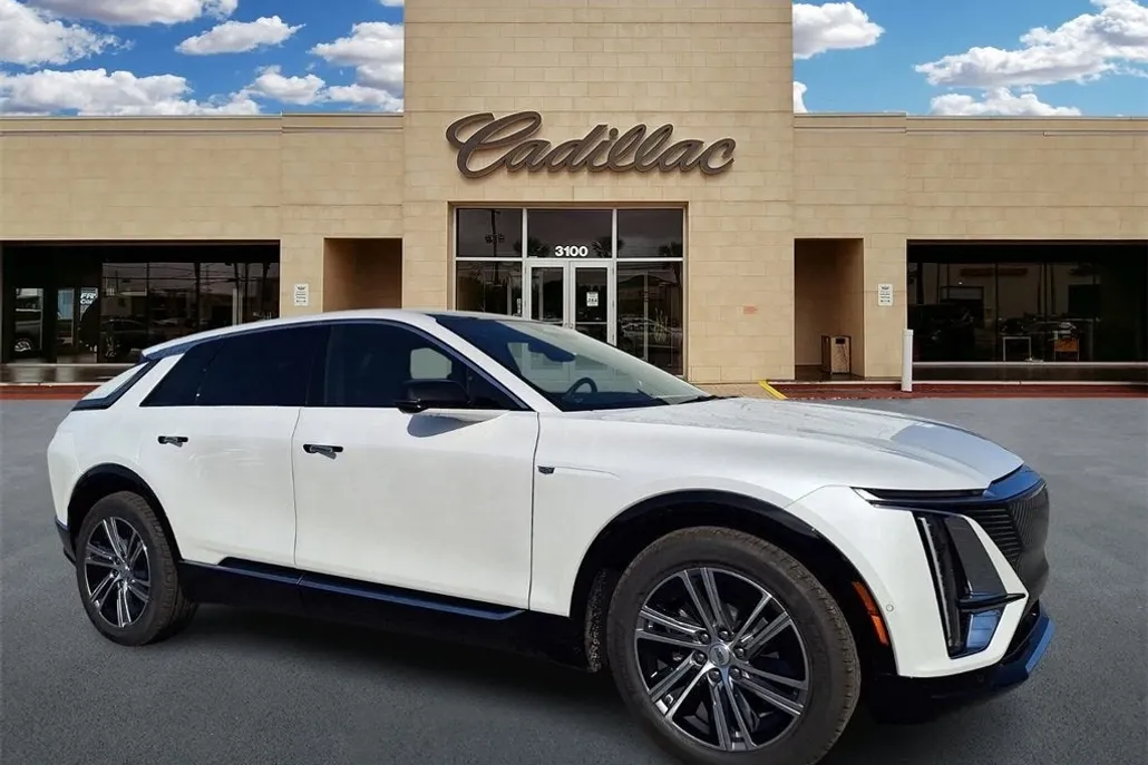 2025 Cadillac Lyriq Luxury photo 1