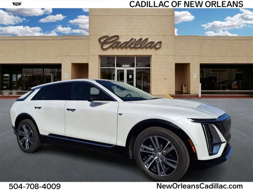 2025 Cadillac Lyriq Luxury photo 1