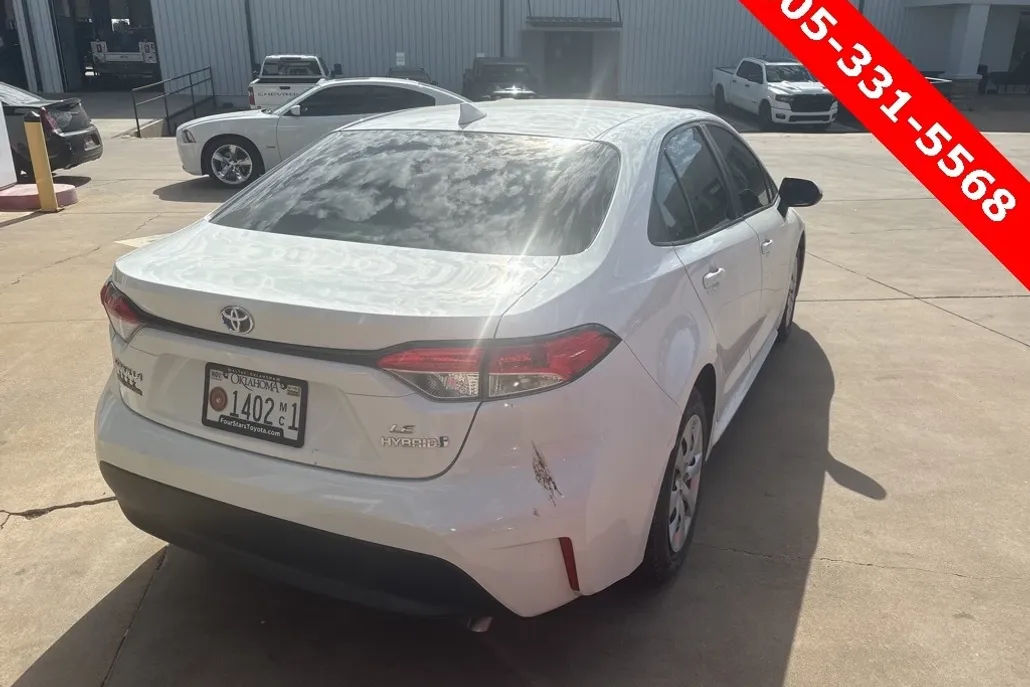 2024 Toyota Corolla Hybrid LE photo 1