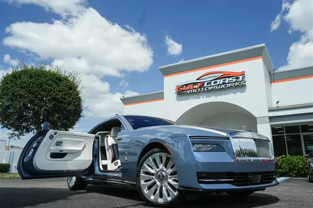 2024 Rolls Royce Spectre photo 1