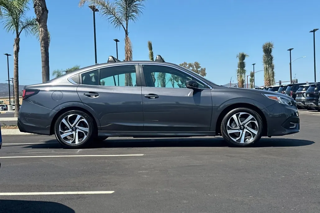 2022 Subaru Legacy Limited photo 1