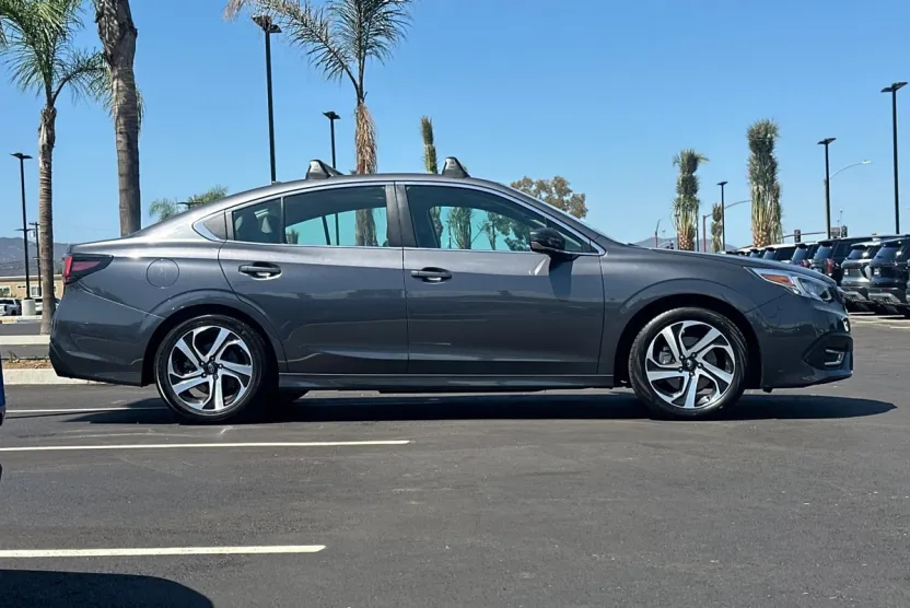 2022 Subaru Legacy Limited photo 1