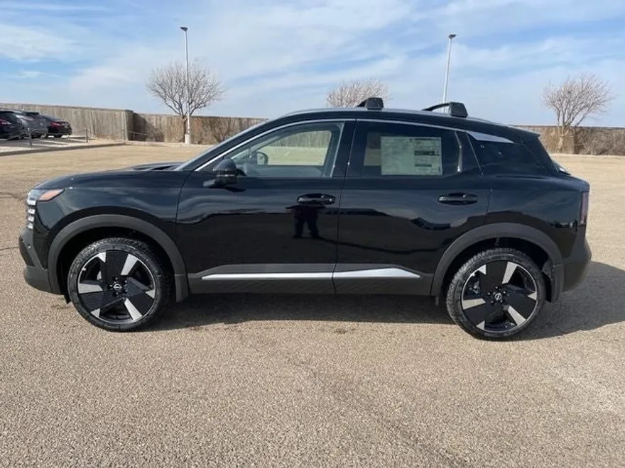2025 Nissan Kicks SR photo 1