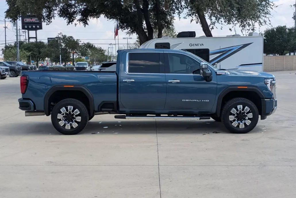 2024 Gmc Sierra HD Denali photo 1