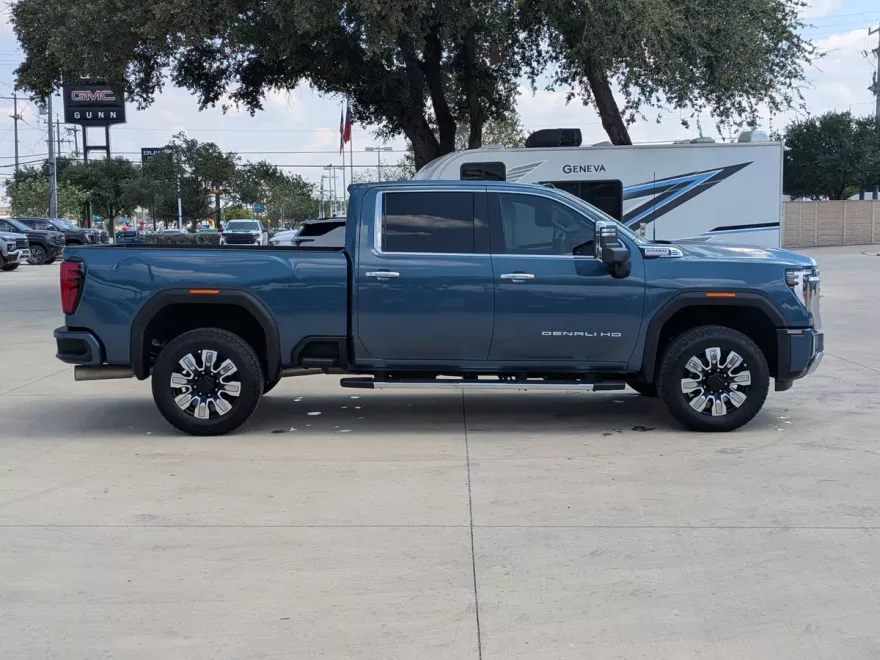 2024 Gmc Sierra HD Denali photo 1