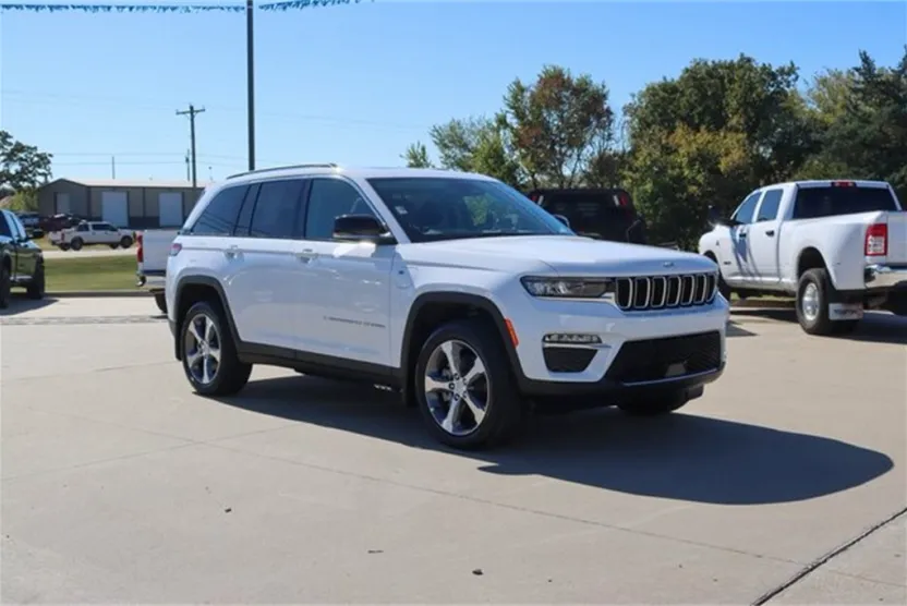 2024 Jeep Grand Cherokee 4xe photo 1
