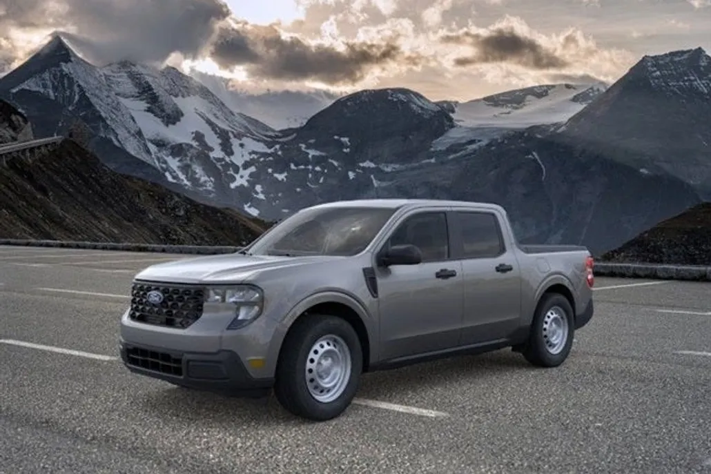 2025 Ford Maverick XL photo 1