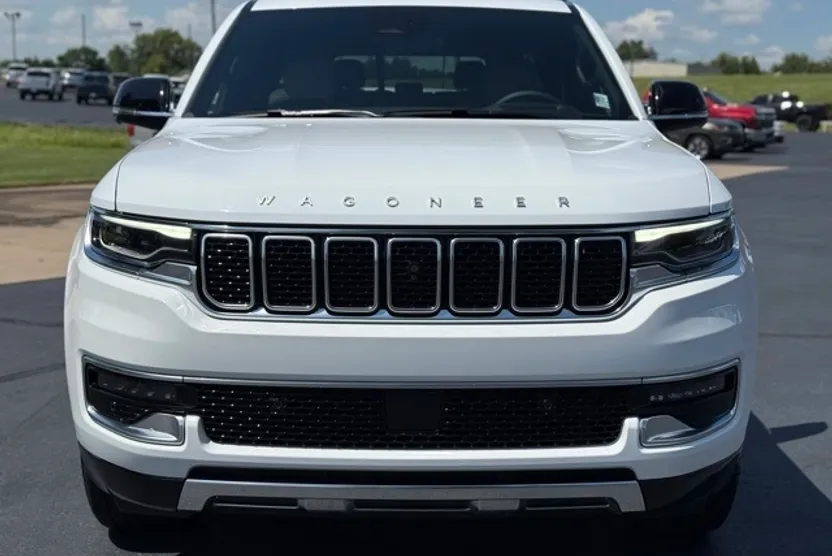 2025 Jeep Wagoneer Series III photo 1