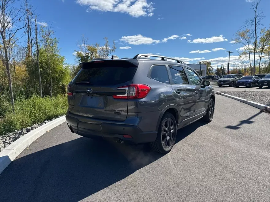 2023 Subaru Ascent Onyx Edition photo 1