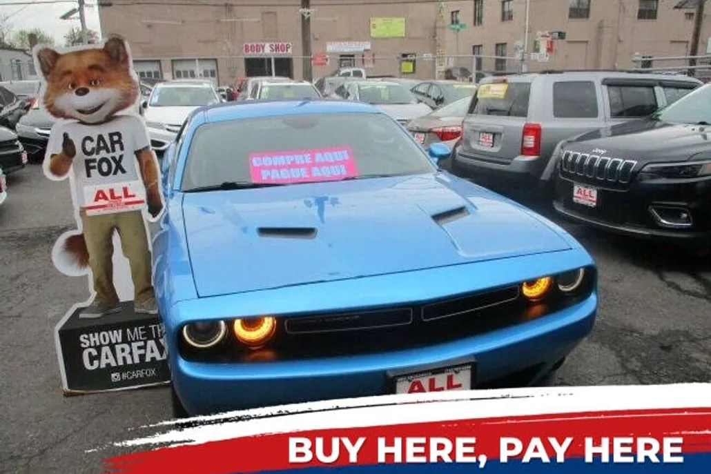 2015 Dodge Challenger SXT Plus photo 1