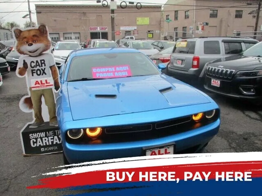 2015 Dodge Challenger SXT Plus photo 1