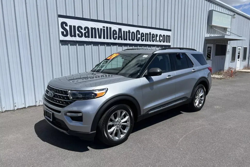 2024 Ford Explorer XLT photo 1