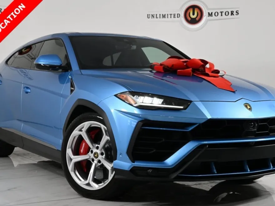 2022 Lamborghini Urus photo 1
