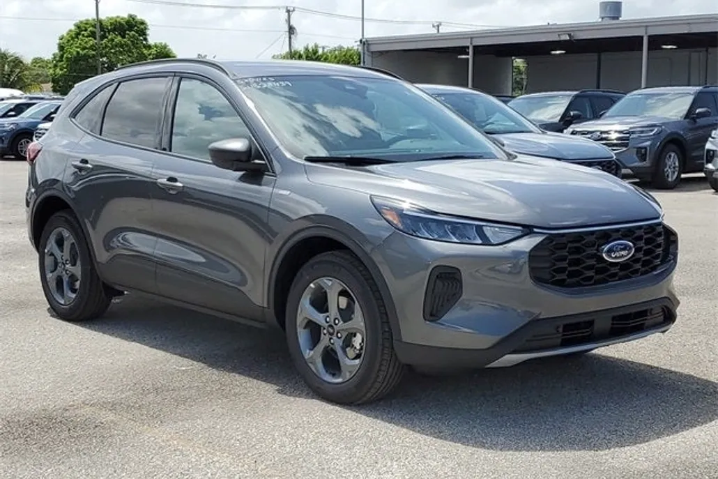 2025 Ford Escape Hybrid ST-Line photo 1