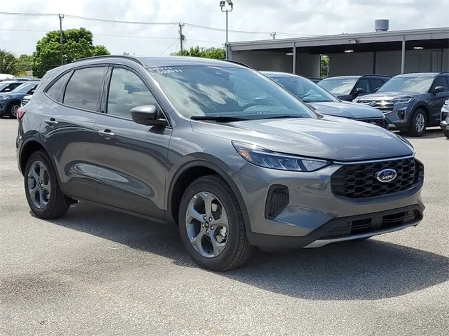 2025 Ford Escape Hybrid ST-Line photo 1
