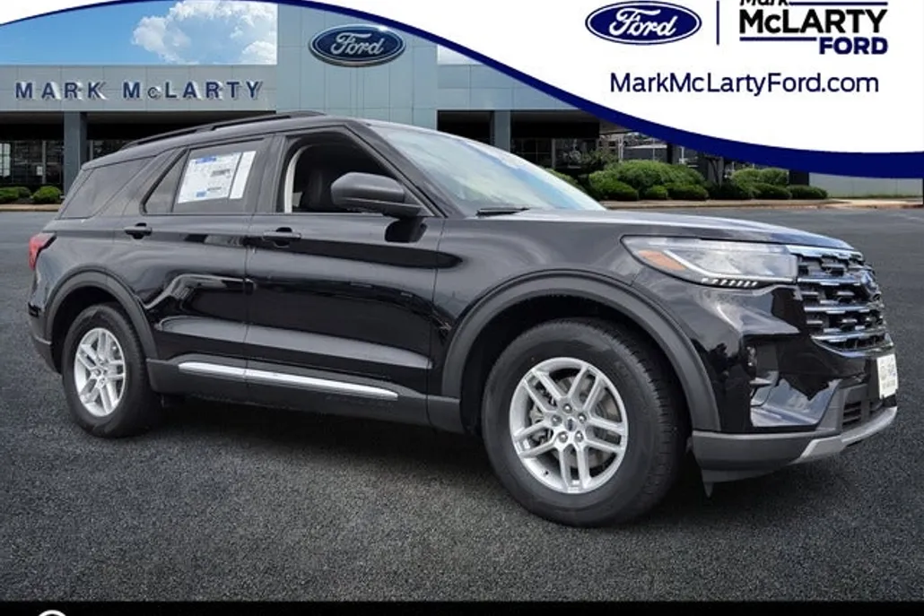 2025 Ford Explorer photo 1