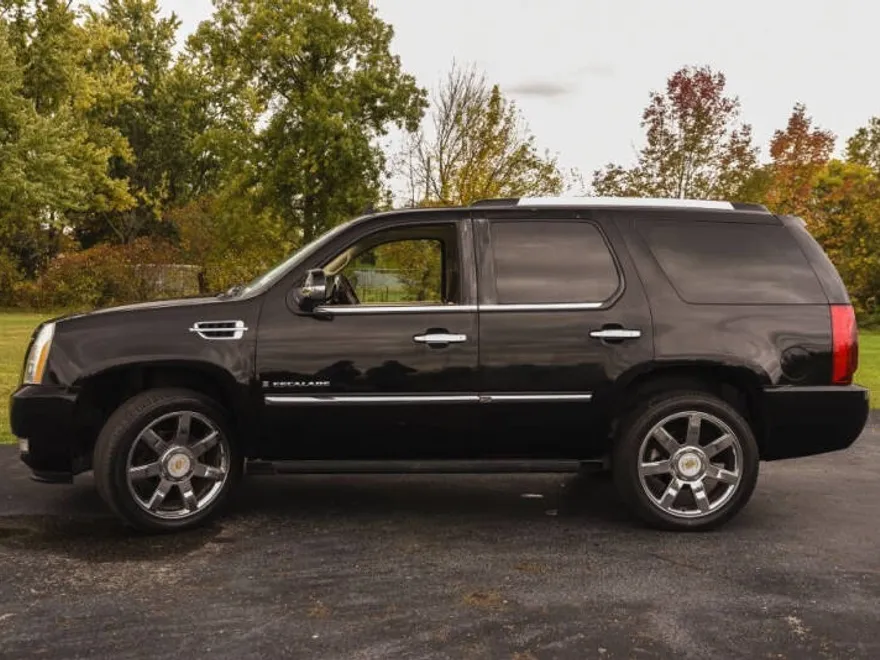 2008 Cadillac Escalade Base photo 1