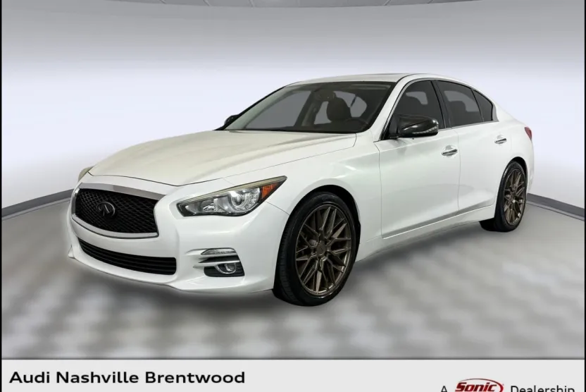 2015 Infiniti Q50 Premium photo 1