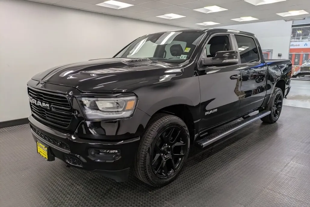 2023 Ram 1500 Laramie photo 1