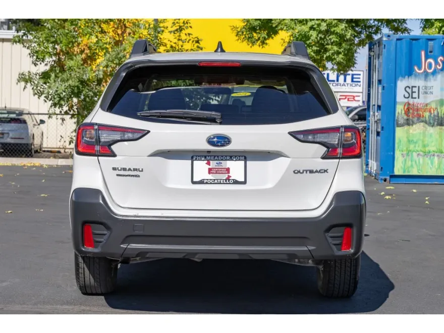 2022 Subaru Outback Premium photo 1