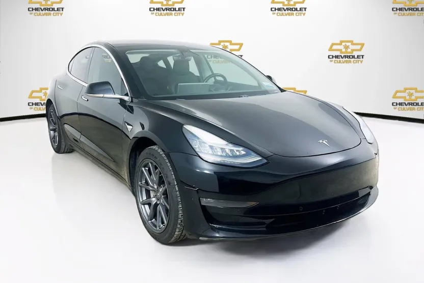 2018 Tesla Model 3 Long Range photo 1