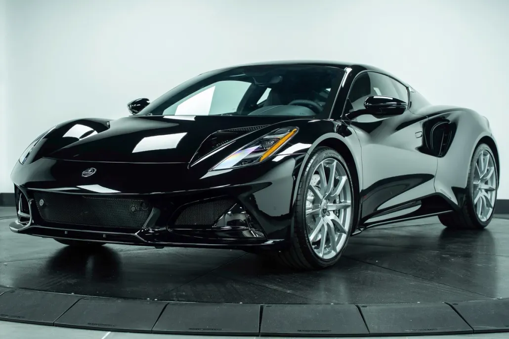 2025 Lotus Emira Base photo 1