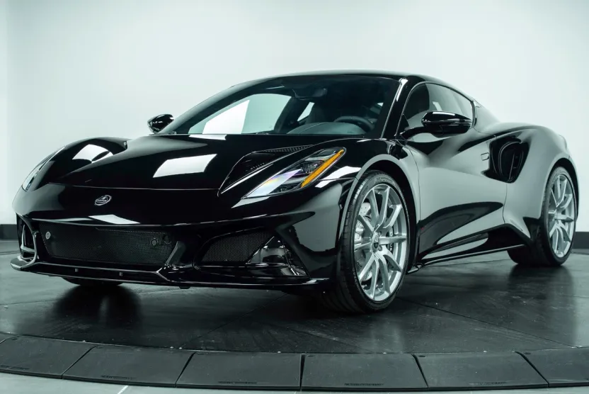 2025 Lotus Emira Base photo 1