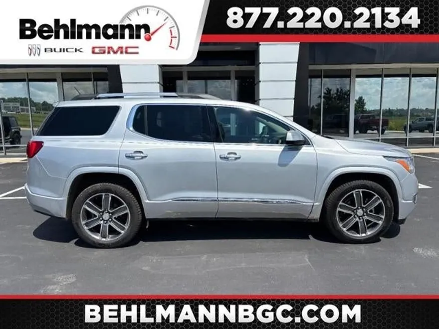 2017 Gmc Acadia Denali photo 1