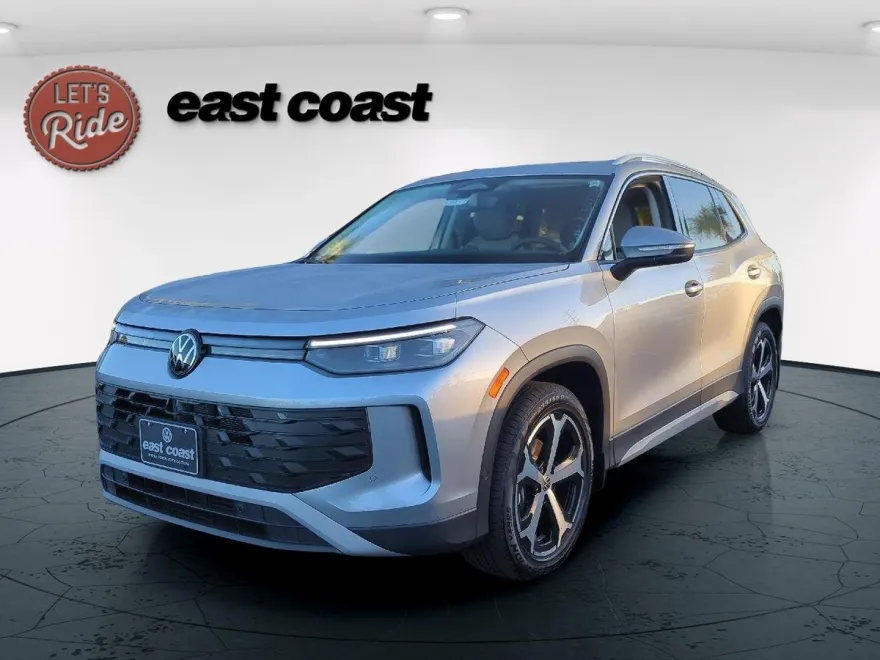 2025 Volkswagen Tiguan SE photo 1