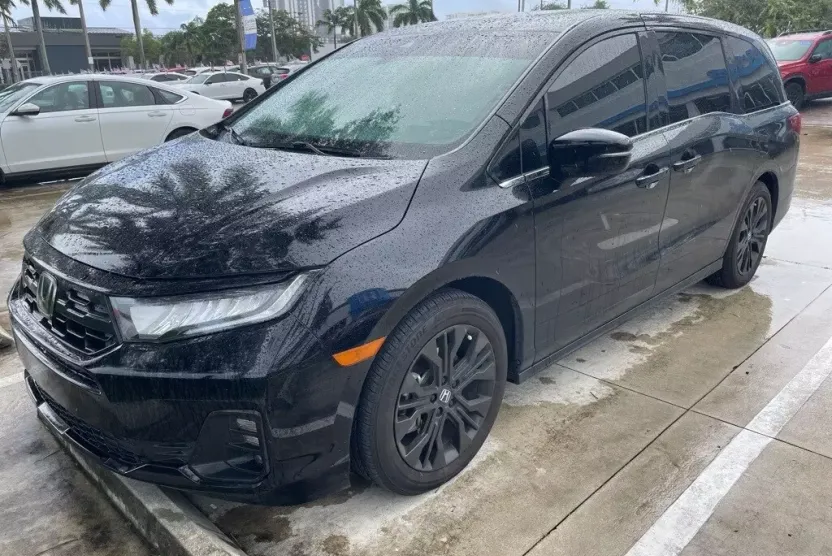2025 Honda Odyssey photo 1