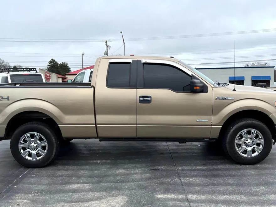 2011 Ford F-150 XLT photo 2