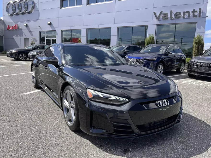 2023 Audi e-tron GT Prestige photo 1