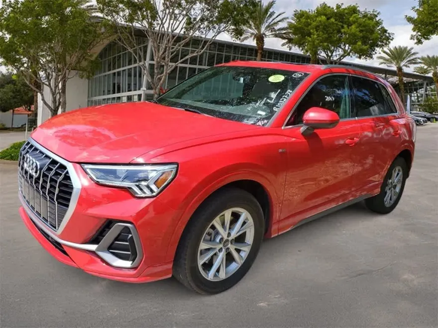 2024 Audi Q3 S line Premium photo 1