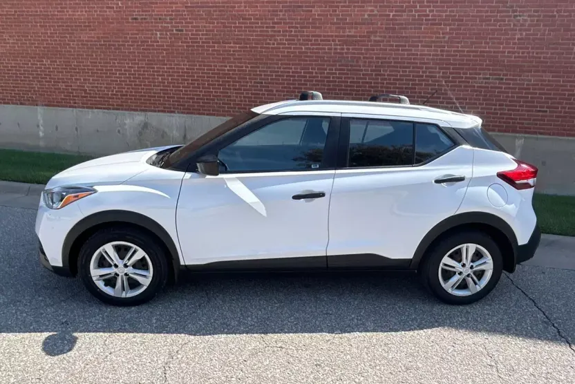 2019 Nissan Kicks S photo 1