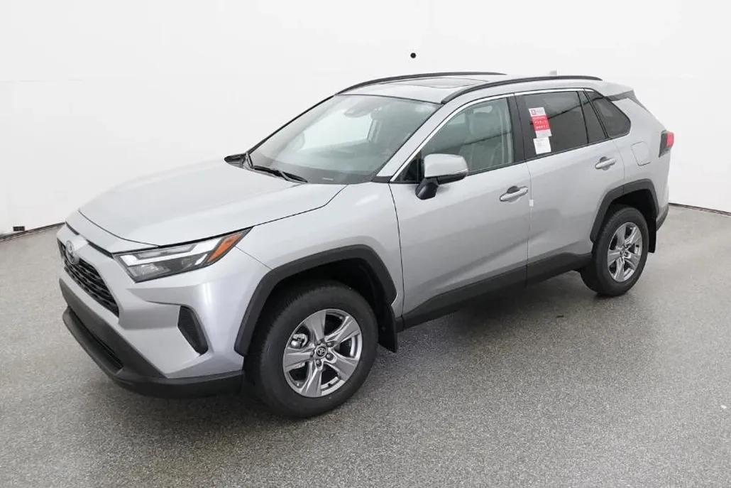 2025 Toyota RAV4 XLE photo 1
