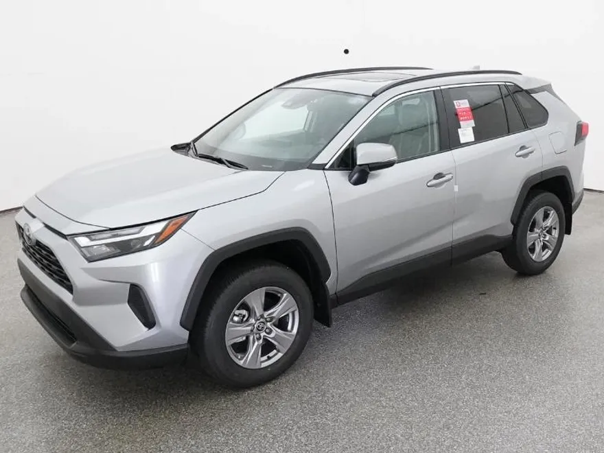 2025 Toyota RAV4 XLE photo 1