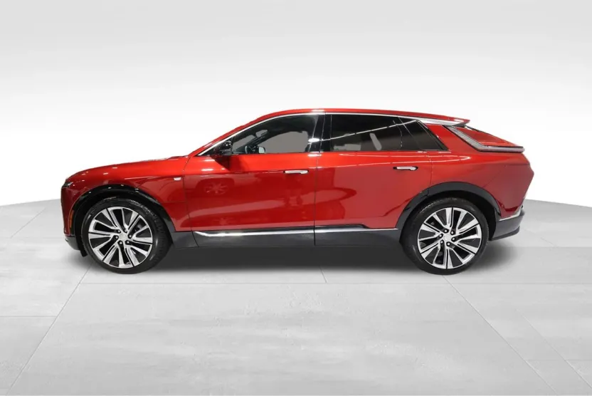 2024 Cadillac Lyriq Luxury photo 1
