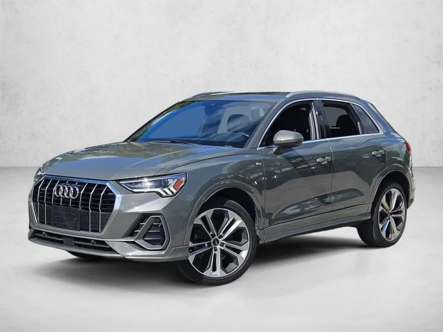2019 Audi Q3 S line Premium Plus photo 1