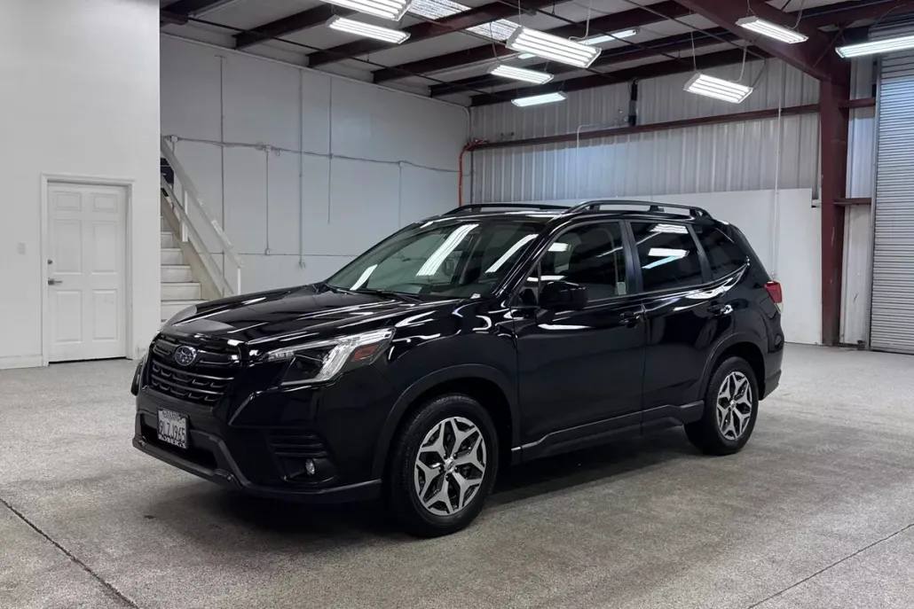 2024 Subaru Forester Premium Base photo 1