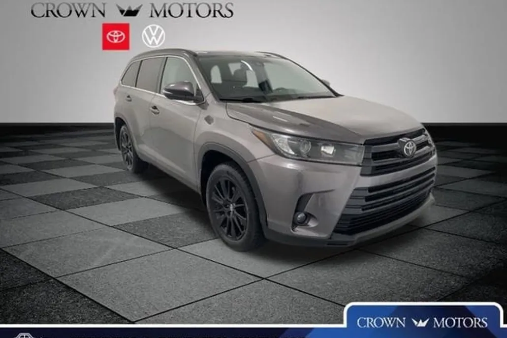 2019 Toyota Highlander SE photo 1